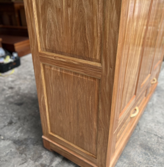 Tủ 3 cánh gỗ đinh hương mẫu đai hoa hiện đại T DH 04