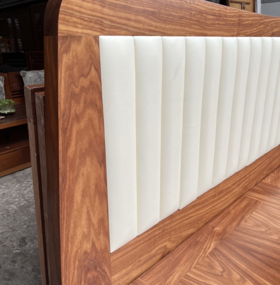 Giường chân quỳ gỗ cẩm bọc da cao cấp ,hiện đại G GC 05