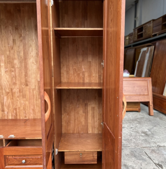 Tủ quần áo 3 cánh gỗ hương đá mẫu chơn hiện đại T HD 16