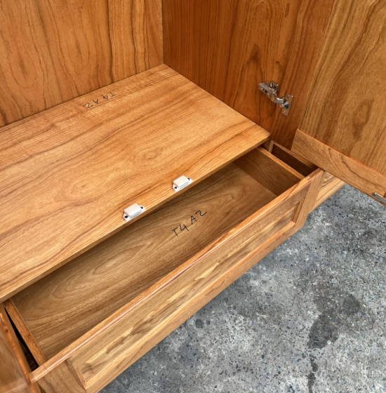 Tủ quần áo 4 cánh gỗ gõ đỏ mẫu đai hoa T GG 14