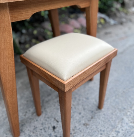 Bàn trang điểm gỗ xoan đào mẫu hiện đại BP XD 03