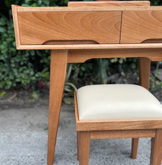 Bàn trang điểm gỗ xoan đào mẫu hiện đại BP XD 03