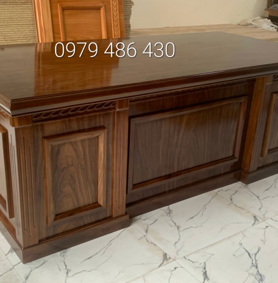 Bàn làm việc gỗ hương xám phun màu óc chó 