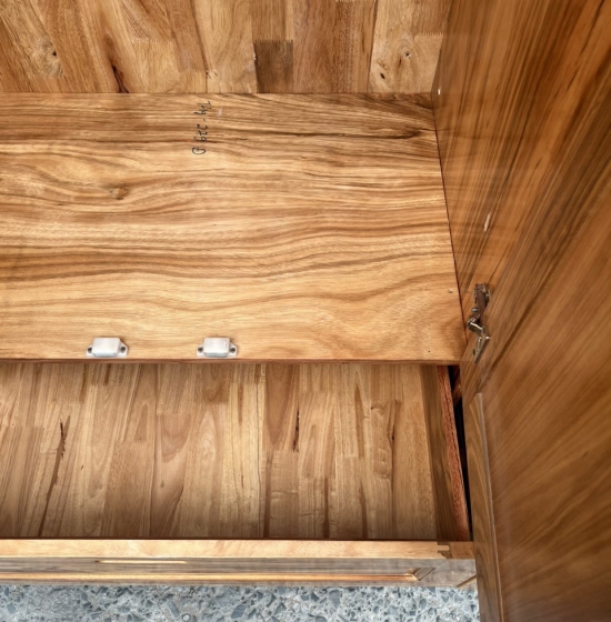  Tủ quần áo 3 cánh kèm kệ trang trí gỗ hương xám  - hiện đại 