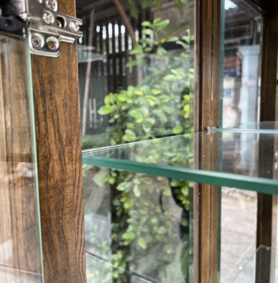 Tủ Rượu Gỗ Sồi Nga Vuông 65cm Màu Óc Chó Đẹp TR 040