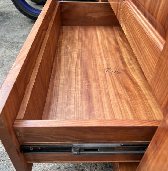 Tủ Quần Áo Gỗ Cẩm 5 Cánh 2 Tầng 