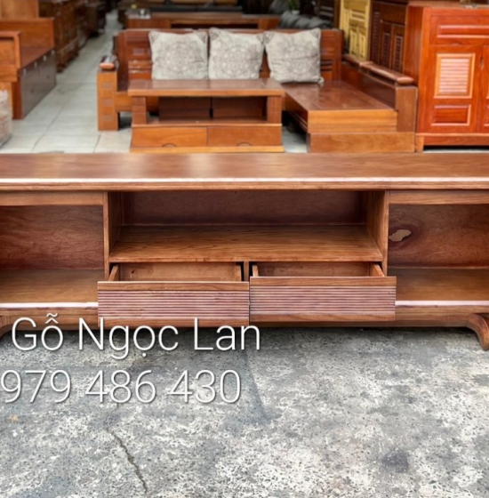 Kệ Ti Vi Gỗ Sồi Nga Lau Màu Hương Chân Xoắn 