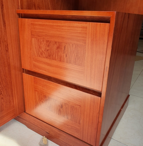 Tủ Quần Áo 4 Cánh Gỗ Hương Đá Kèm Góc Trang Trí Vế Phải 