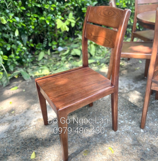 Bộ B àn Ăn Tròn Gỗ Sồi Nga Lau Màu Óc Chó 6 Ghế Hiện Đại 