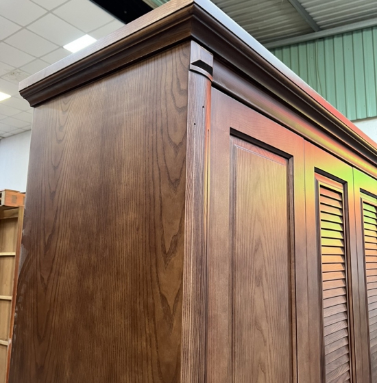 Tủ Quần Áo Gỗ Sồi Nga 4 Cánh Lau Màu Óc Chó Hiện Đại 