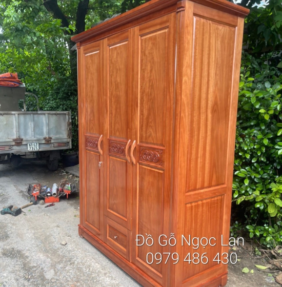 Tủ Quần Áo Gỗ Xoan Đào 3 Cánh Mẫu Đai Đồng Tiền