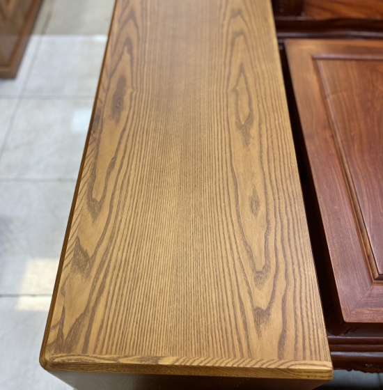 KỆ TIVI GỖ SỒI NGA CHÂN XOẮN LAU MÀU SƠN INCHEM CAO CẤP