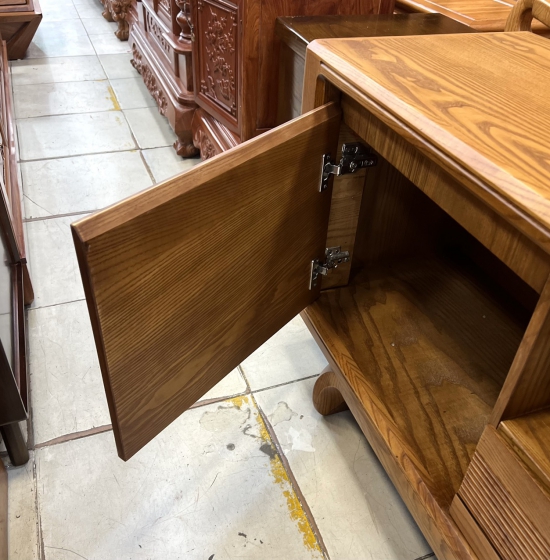 KỆ TIVI GỖ SỒI NGA CHÂN XOẮN LAU MÀU SƠN INCHEM CAO CẤP