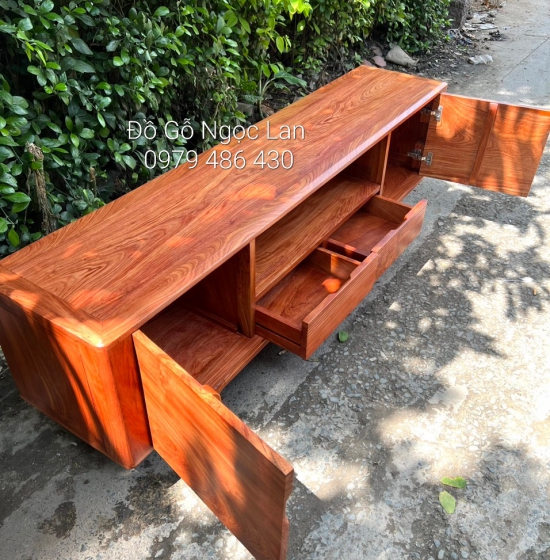 KỆ TIVI GỖ HƯƠNG ĐÁ CHÂN XOẮN CAO CẤP 