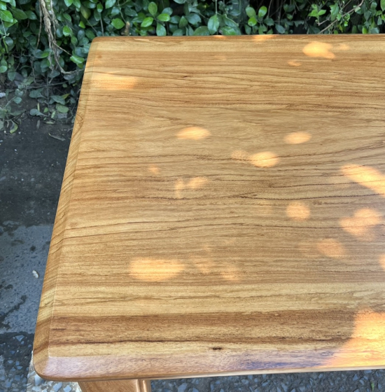 BÀN ĂN GỖ GÕ ĐỎ 4 GHẾ MẶT NGUYÊN KHỐI - HIỆN ĐẠI