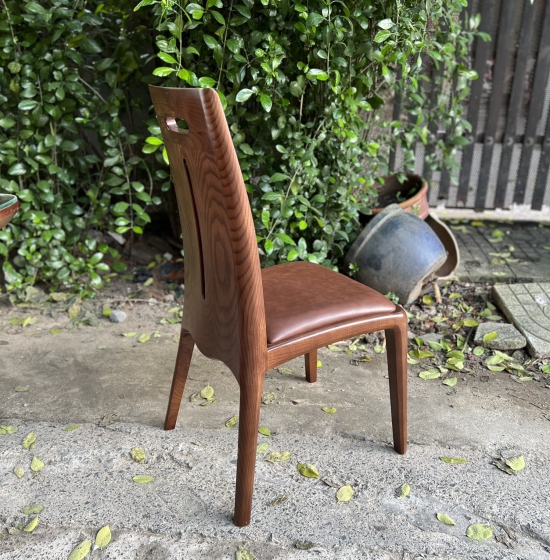 BÀN ĂN GỖ SỒI NGA LAU MÀU ÓC CHÓ 6 GHẾ KÈM NỆM - SANG TRỌNG 