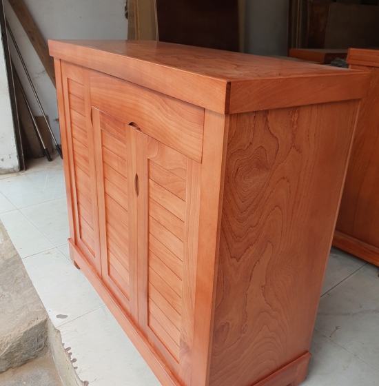 Tủ giầy dép gỗ xoan đào tự nhiên 3 cánh hiện đại TG 0140