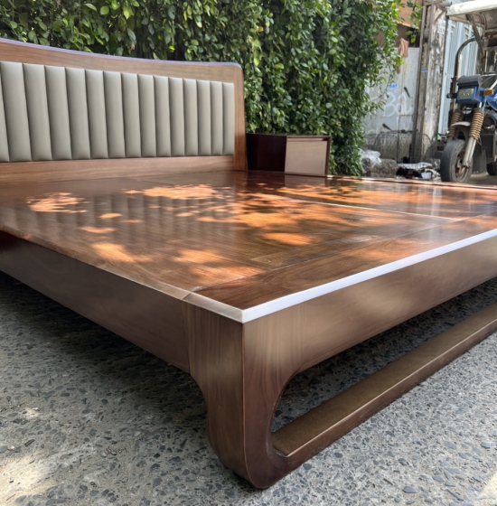 GIƯỜNG NGỦ KIỂU NHẬT CHÂN QUỲ GỖ HƯƠNG XÁM BỌC NỆM MÀU ÓC CHÓ 