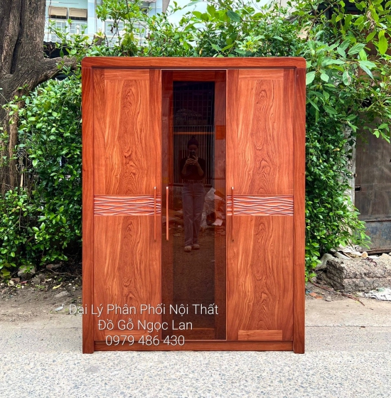TỦ ÁO GỖ HƯƠNG ĐÁ 3 CÁNH MẪU SÓNG KẾT HỢP CÁNH KÍNH CƯỜNG LỰC