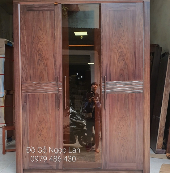TỦ QUẦN ÁO 3 CÁNH GỖ ÓC CHÓ MẪU SÓNG KẾT HỢP CÁNH KÍNH - HIỆN ĐẠI 
