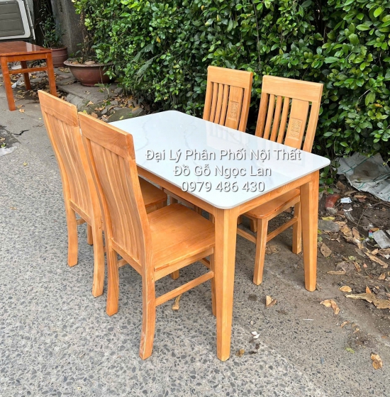 Bộ Bàn Ăn Gỗ Sồi Nga 4 Ghế Mặt Đá Đơn Giản Hiện Đại