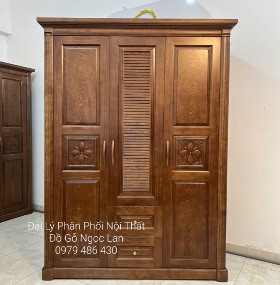 Tủ Quần Áo 3 Cánh Gỗ Sồi Màu Óc Chó Mẫu Hoa Thị Cao Cấp