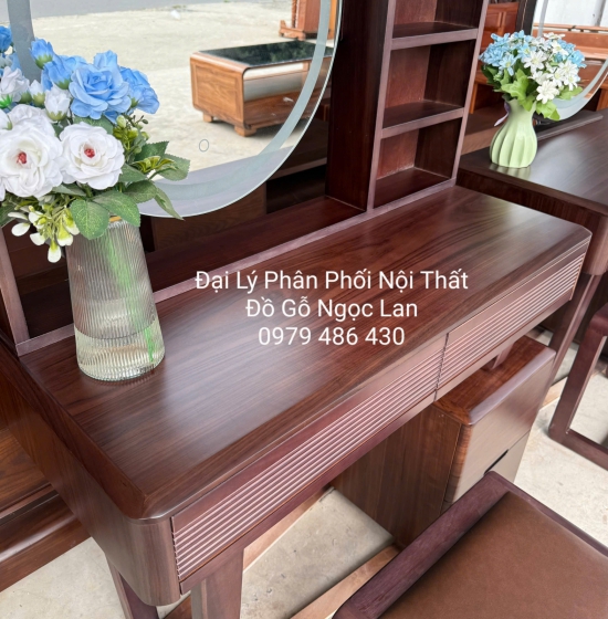 Bàn Ghế Trang Điểm Gỗ Mun 1m Sang Trọng, Tinh Tế 