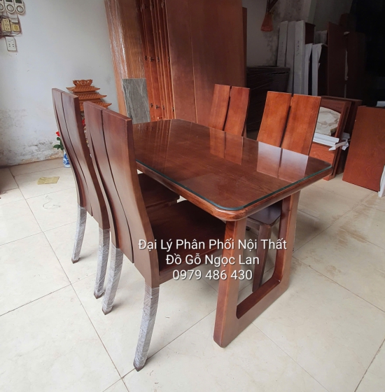 Bàn Ăn Gỗ Sồi Nga Màu Óc Chó Chân Choãi 4 Ghế Hiện Đại