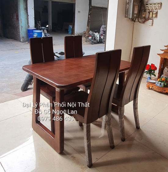 Bàn Ăn Gỗ Sồi Nga Màu Óc Chó Chân Choãi 4 Ghế Hiện Đại