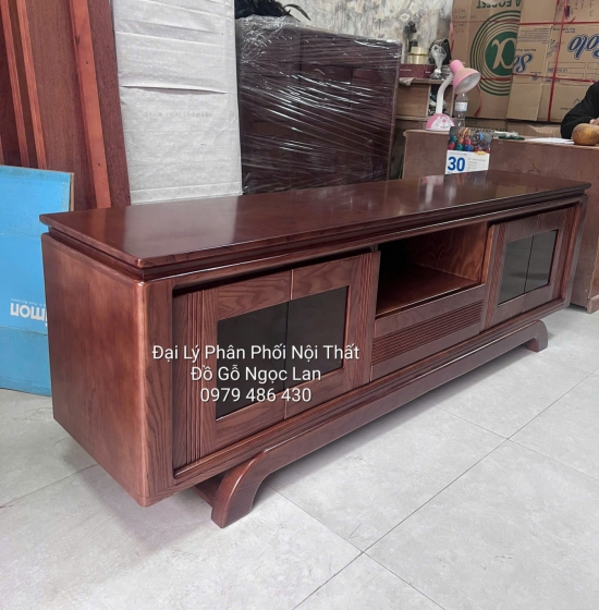 Kệ Ti Vi Gỗ Sồi Nga Màu Óc Chó Chân Cong Cánh Kính Giảm Chấn
