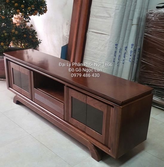 Kệ Ti Vi Gỗ Sồi Nga Màu Óc Chó Chân Cong Cánh Kính Giảm Chấn